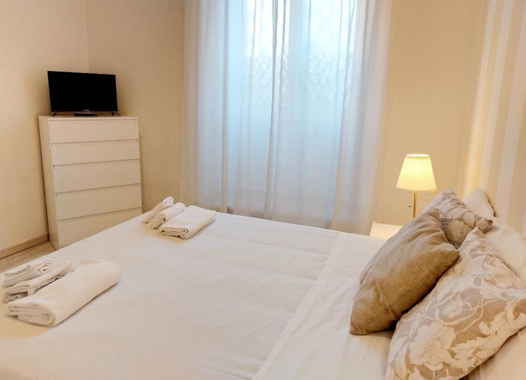 Bbhome Stylish Gold Apartment Near Trastevere Station 罗马 外观 照片